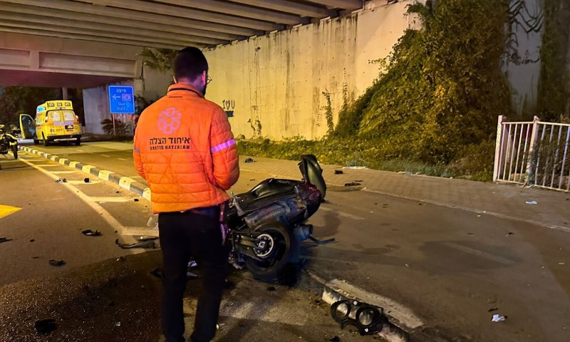 3 רוכבי אופנוע נפצעו קשות בתאונה במחלף מסובים