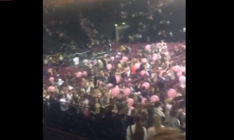 מחבל התפוצץ באמצע הופעה; 22 נרצחו