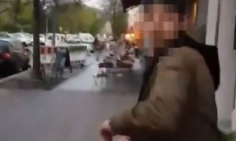 תיעוד מברלין: מוסלמי הכה יהודי- מכיוון שחבש כיפה