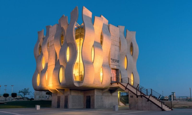 לקראת פרשת שמות: בית כנסת הסנה הבוער שמלווה את קציני צה"ל