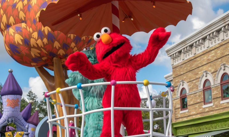 "להרוג את כל היהודים": כוכב רחוב סומסום בסדרת ציוצים מסיתים