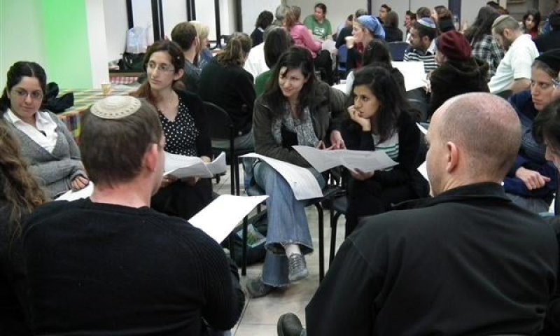 מאות דתיים וחילונים בהקרנת הסרט "התליין"