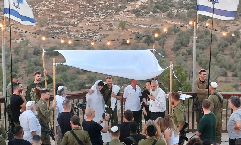 צפו: בצל השכול והאבידות; חתונה נערכה ביישוב הסרוג