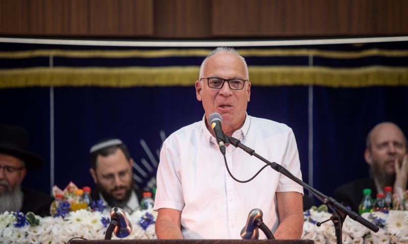 מה הביא לצעד המפתיע? הסיבות להתפטרות אורי אריאל