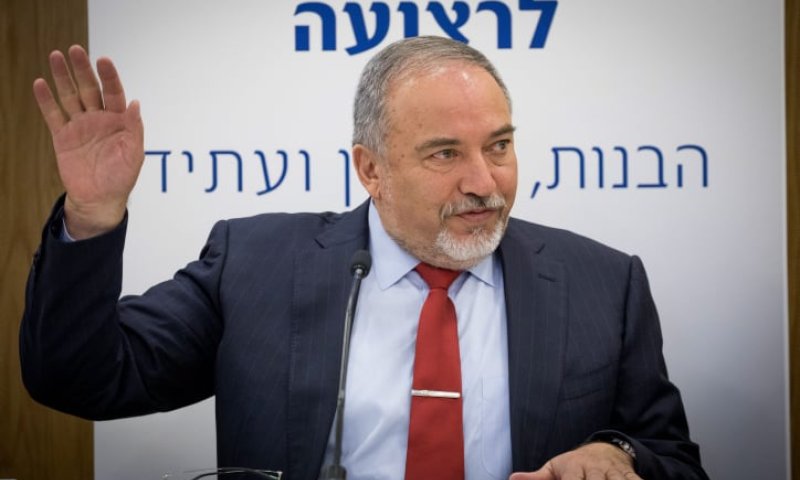 משעשע: כך הגיב ליברמן כשכינו אותו "הרב"