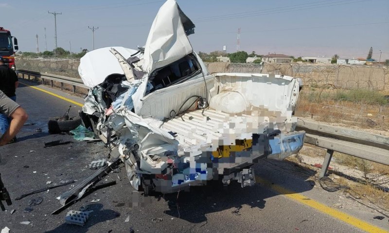 תאונה קטלנית: גבר נהרג מפגיעת משאית בכביש 90