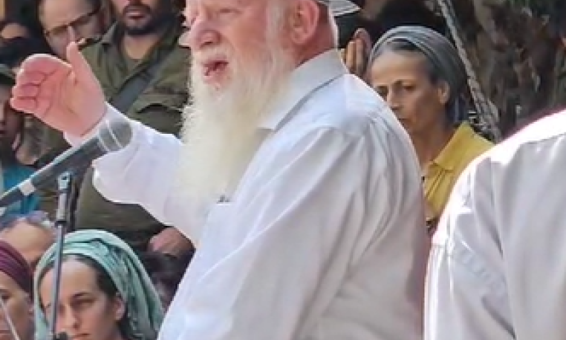 הרב שלמה וייצן בהלווית בנו: "שום משא ומתן, יש לנו כוח"