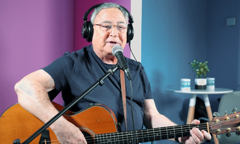 חנן יובל בשיתוף פעולה עם המשורר מירון ח. איזקסון