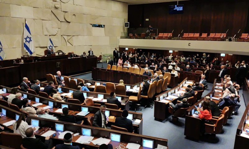 מקיר לקיר: פיזור הכנסת אושר בקריאה טרומית