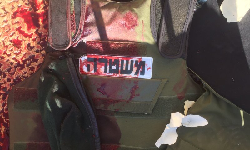 פיגוע דקירה בשער יפו; פצוע אנוש מירי בשוגג