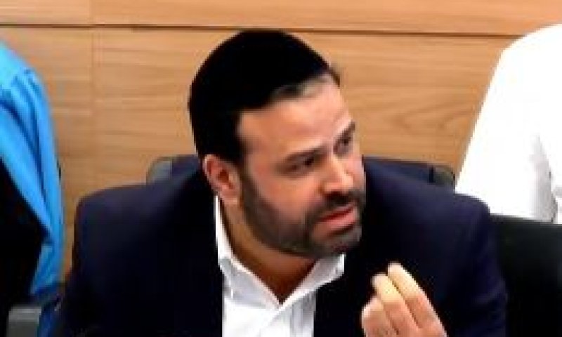 אהבת חינם? ח"כ ינון אזולאי תוקף את ח"כ מוסי רז | צפו