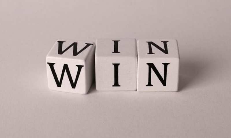 במסגרת הגירושין, האישה דרשה מחצית מכספי הפרס של הבעל