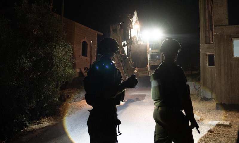 נהרסו בתי המחבלים שרצחו את מתן אלמליח בכביש 1