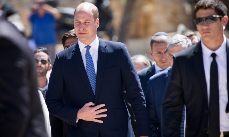 בבריטניה תוקפים את וויליאם: "סבתו לא הייתה עושה זאת"