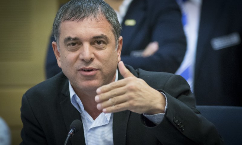 שלמה פילבר מסייע לקמפיין הבית היהודי בירושלים