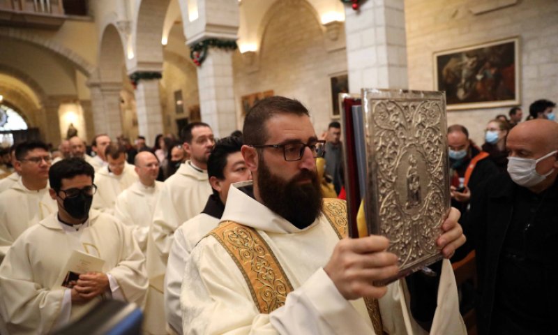 צפו: קצר על הפרשה | ההבדל ביננו לבין הנוצרים