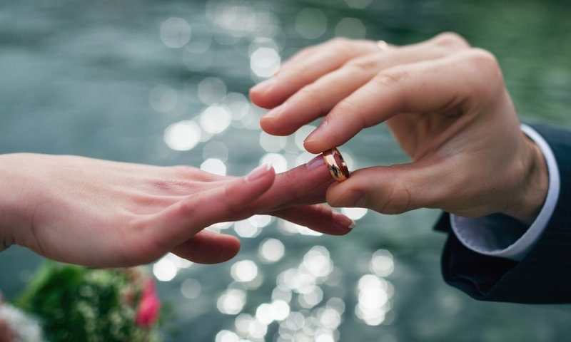 ורק לשים טבעת: למה הם לא מתחתנים?!