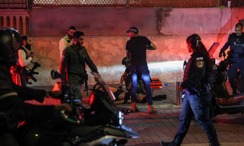 מנטרל המחבל: חילץ מהנובה וקיבל רישיון נשק לפני חצי שנה