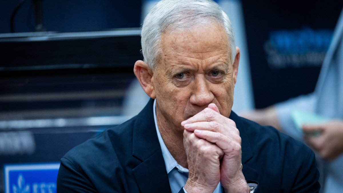 בני גנץ: נתניהו צריך לסיים את תפקידו, אבל... - סרוגים