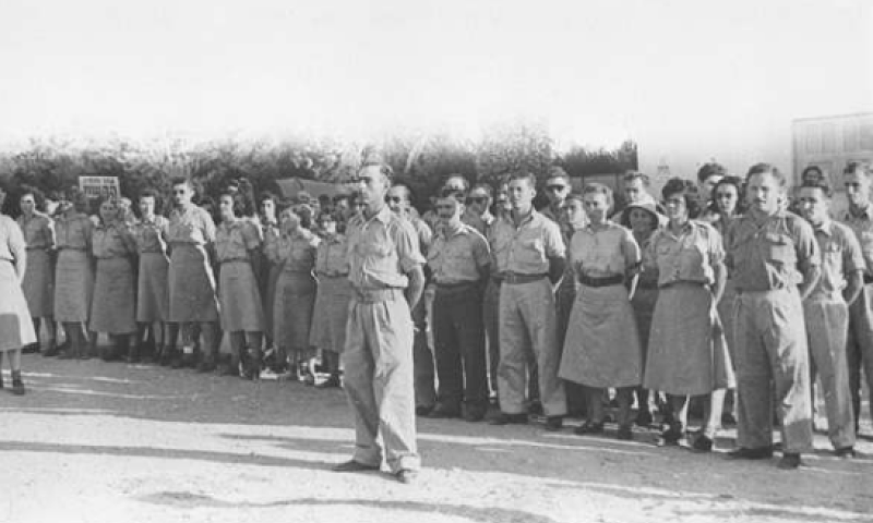 תיעוד נדיר: בן גוריון משביע את פורום מטכ"ל ב- 48'. צפו