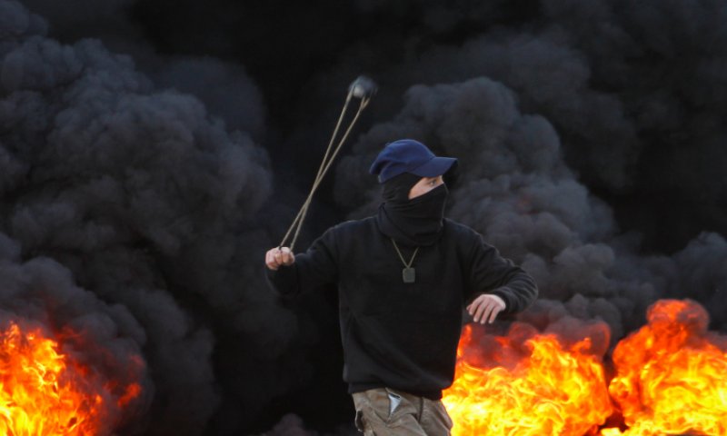 בתגובה לבלוני נפץ: צה"ל תקף עמדות חמאס ברצועה