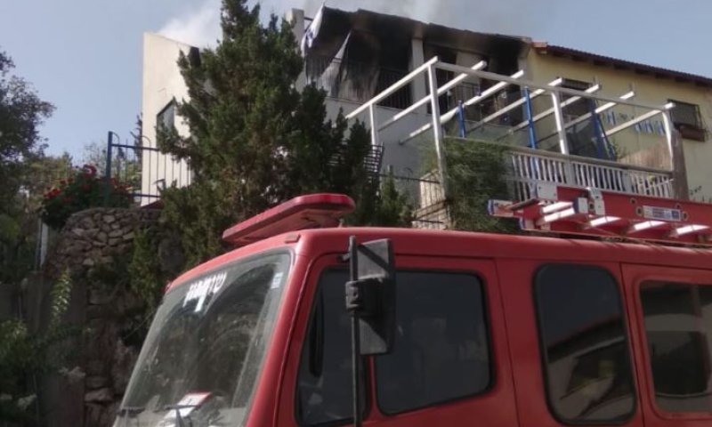 בית בקדומים עלה באש; נפתחה חקירה