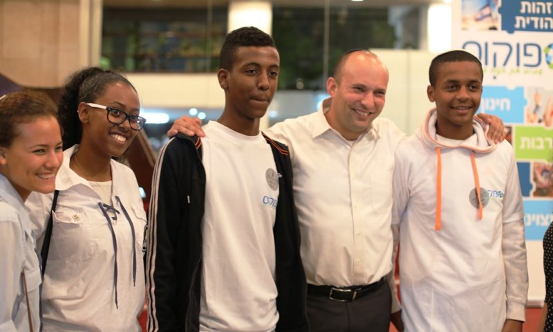 בנט עם תושבי נתיבות: "אנחנו חזקים כשאנחנו ביחד"