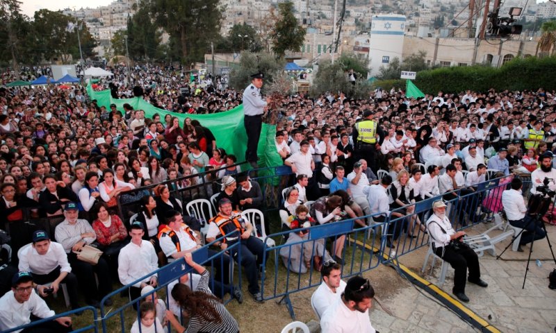 "לא נכנעים ולא בורחים": אלפי חוגגים הגיעו לחברון
