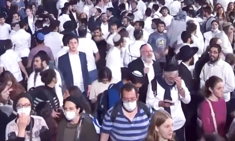 הדקות הראשונות: המוזיקה נעצרה והכרוז צעק 'הצלה!'