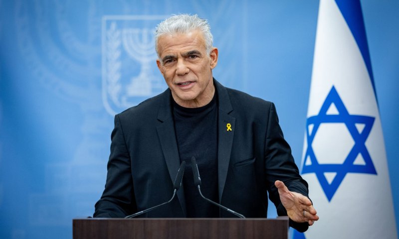 לפיד: "השחרור של עידן אלכסנדר משמח ושובר לב בו זמנית"