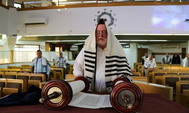 אחרי יותר מחודשיים: בתי הכנסת נפתחים; כל הפרטים