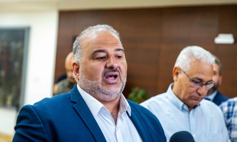 לראשונה: עבאס חושף התכתבות עם הליכוד