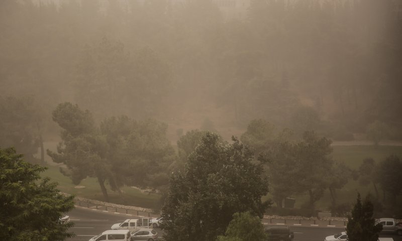 סופת אבק בדרך: זיהום אוויר חריג צפוי מחר בארץ