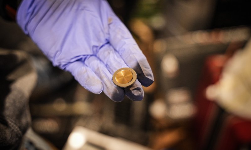 מחרטה לייצור מטבעות מזויפים נחשפה, 2 חשודים נעצרו