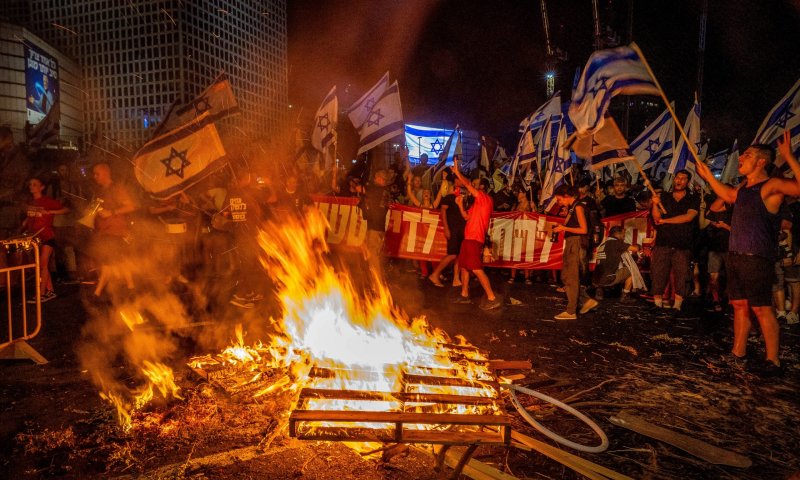 אחות החטופה בביקורת קשה ונוקבת נגד התקשורת