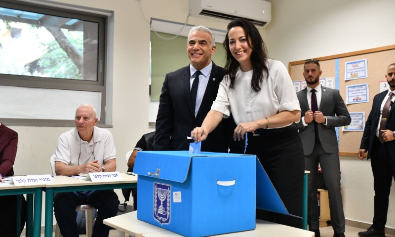 לפיד הצביע: "בשביל העתיד של הילדים שלנו"