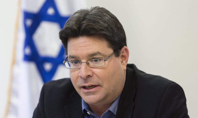 אקוניס סירב למנות מדענית: 'בגלל סרבנות'