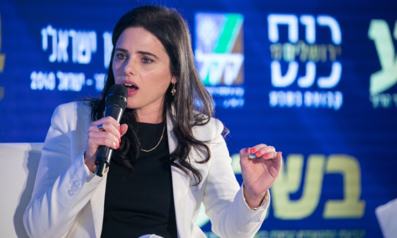 שקד מזהירה: "זו החרבת המהפכה שהובלנו"