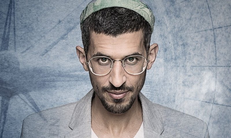 בכיוון הנכון: כוכב "דה וויס" הסרוג בסינגל חדש