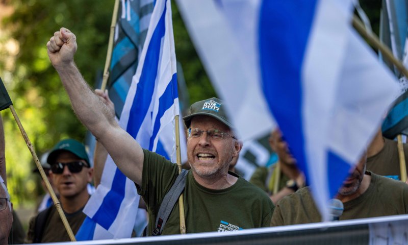 "אחים לנשק" בתביעת ענק נגד ערוץ 14: "מסית ושקרן"