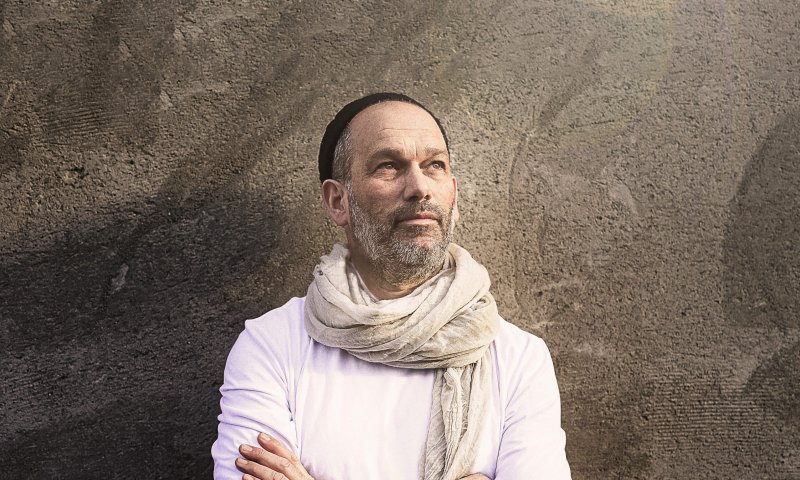 יונתן רזאל בסינגל חדש: "אל תחשוב על המחר"