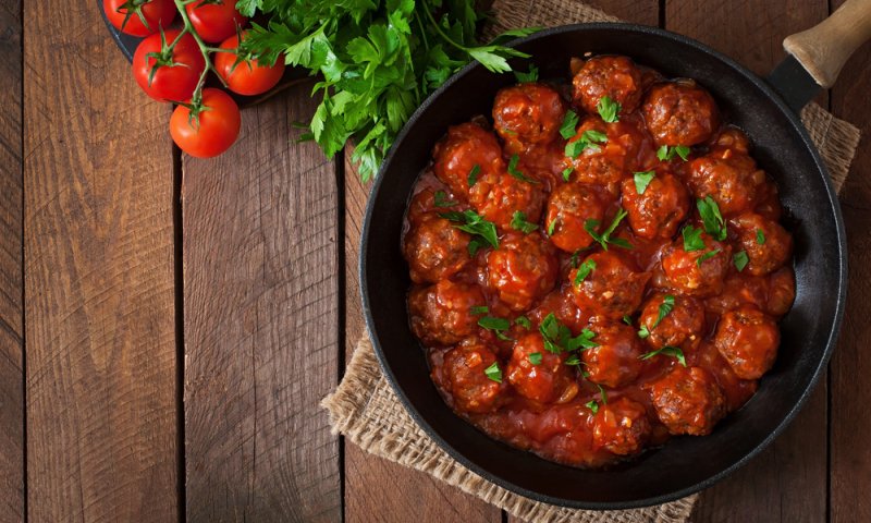 מתכון לשבת: כדורי בשר ברוטב עגבניות ב10 דקות