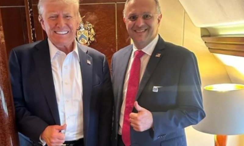 לבנוני, נוצרי, קשור לחיזבאללה: זה יועץ טראמפ החדש