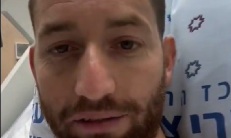 עיתונאי כאן 11 מעדכן במצבו מבית החולים. צפו