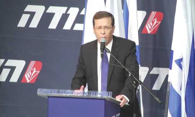 נצחון ענק לבוז'י: ימשיך בתפקידו עד 2017