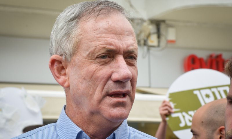 בלי להתכוון: כך גנץ עשוי להעניק לנתניהו את הנצחון