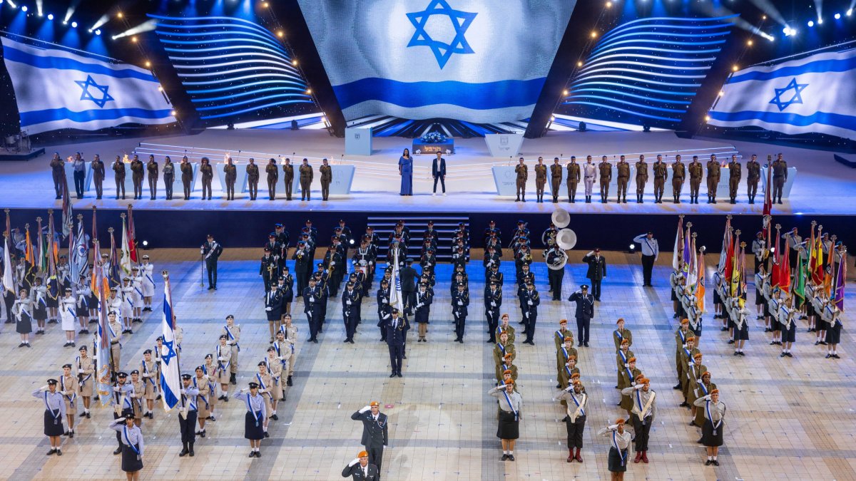 ברגע האחרון: זה הזמר האהוב שמצטרף לטקס המשואות - סרוגים