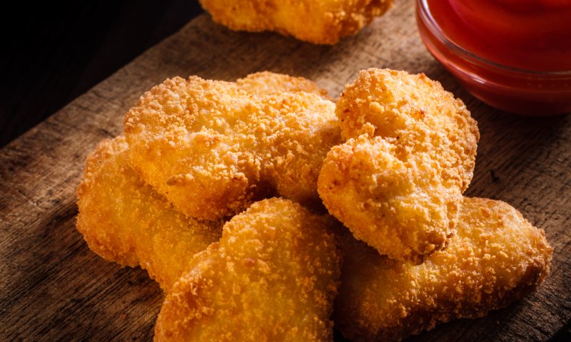 משמין אבל שווה את זה: מתכון לעוף מטוגן בציפוי קריספי