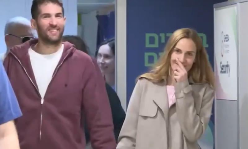 כתבת 12 שאלה שאלה מביכה את אשת החטוף והכחישה