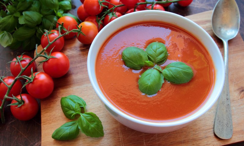 5 מצרכים בלבד: מתכון למרק עגבניות בקלי קלות